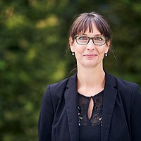 Jana Einsporn Porträt mit Brille 