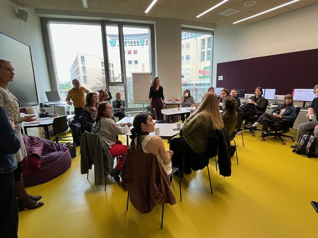 Studierende im neuen Mediendidaktikraum