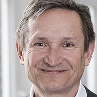 Portraitfoto von Helmut Hildebrandt 