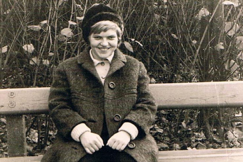 Vergrößern: Altes SW-Bild von Frau Nositschka